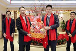 擊鼓催征擔(dān)使命，奮楫爭先啟新程